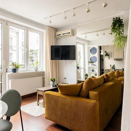 Apartment Relax Hoza / Poznanska