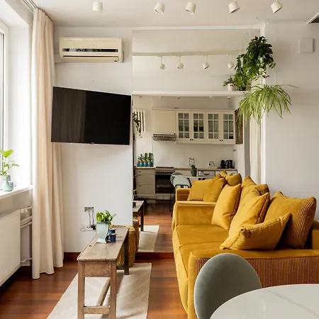 Apartment Relax Hoza / Poznanska *
